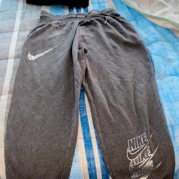 Grey Nike sport sweatpants - Picture 1 of 4